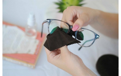 [MÁCH BẠN] 5 CÁCH VỆ SINH MẮT KÍNH NHƯ MỚI TẠI NHÀ